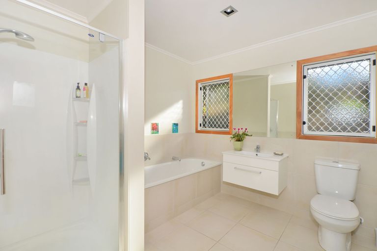 Photo of property in 122 Anzac Road, Morningside, Whangarei, 0110