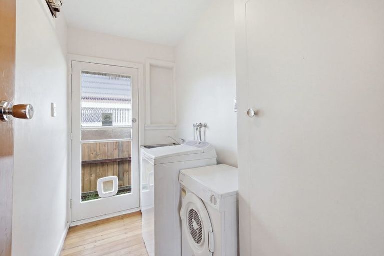 Photo of property in 2/102 Wainoni Road, Avondale, Christchurch, 8061