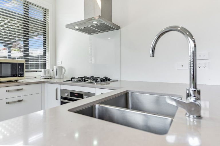 Photo of property in 2/14 Mitcham Avenue, Forest Lake, Hamilton, 3200