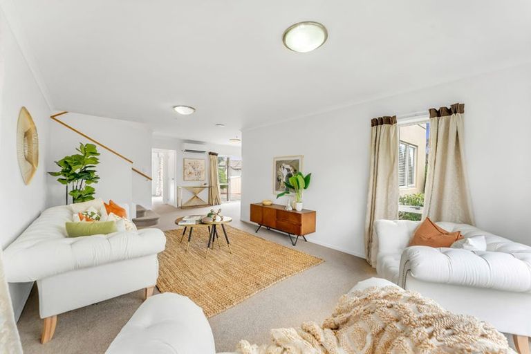 Photo of property in 1 Luna Place, Henderson, Auckland, 0612