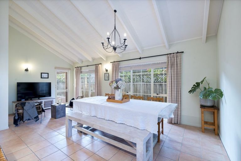 Photo of property in 42 Harvest Drive, Henderson, Auckland, 0612