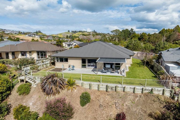 Photo of property in 162 Oteki Park Drive, Welcome Bay, Tauranga, 3112