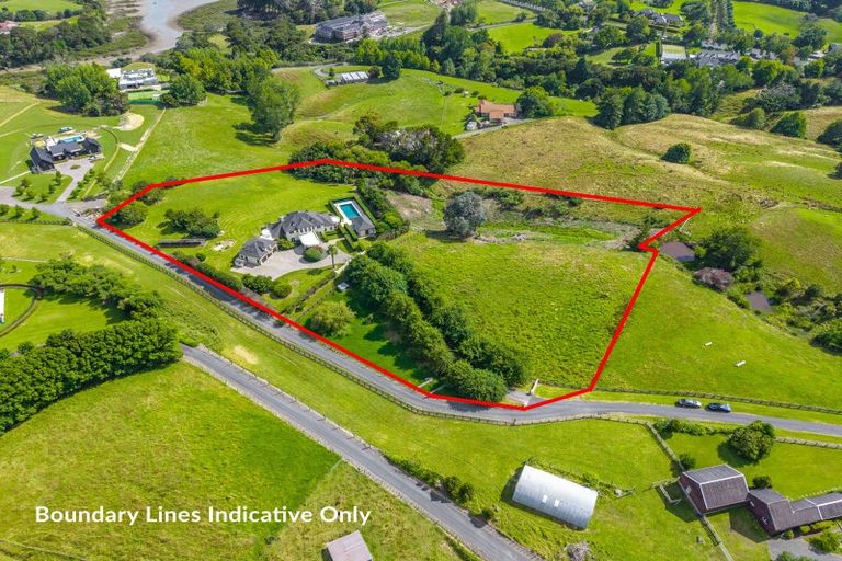 Photo of property in 204 Broomfields Road, Whitford, Howick, 2571