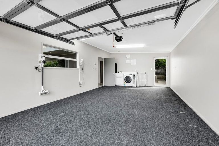 Photo of property in 2/297 Carrington Street, Vogeltown, New Plymouth, 4310