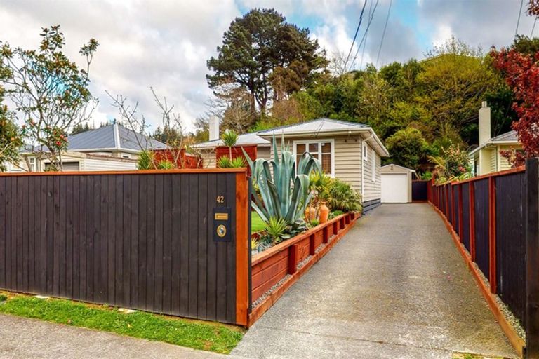 Photo of property in 42 Bledisloe Crescent, Wainuiomata, Lower Hutt, 5014