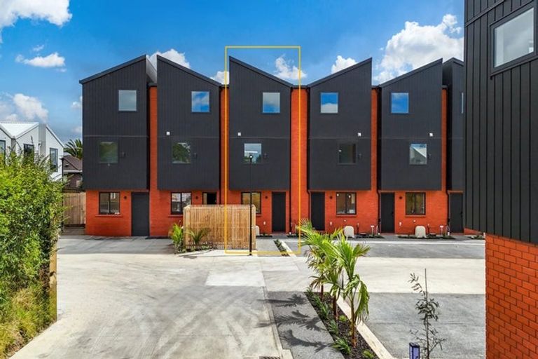 Photo of property in 7/32a Westgate Drive, Massey, Auckland, 0614