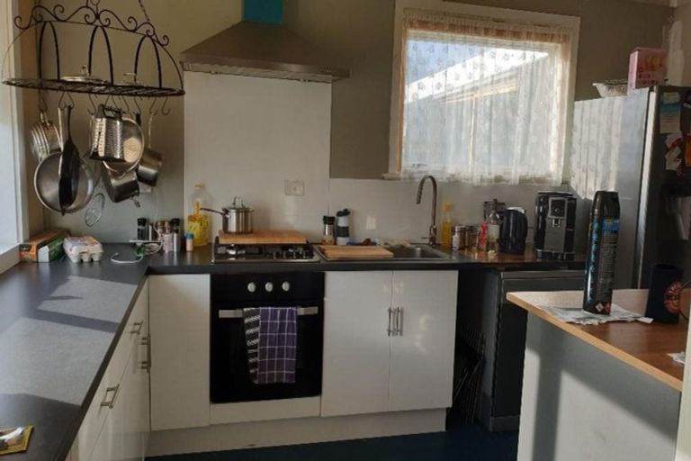 Photo of property in 28 Hadfield Street, Patea, 4520