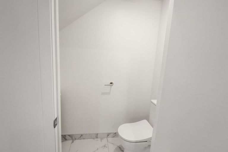 Photo of property in 1/4 Collingwood Street, Waterloo, Lower Hutt, 5011