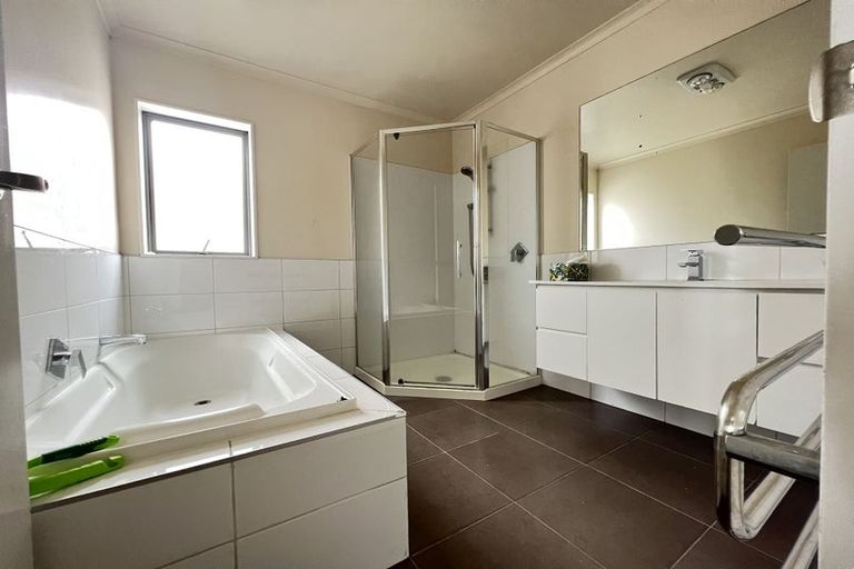 Photo of property in 394 Ormiston Road, Flat Bush, Auckland, 2019