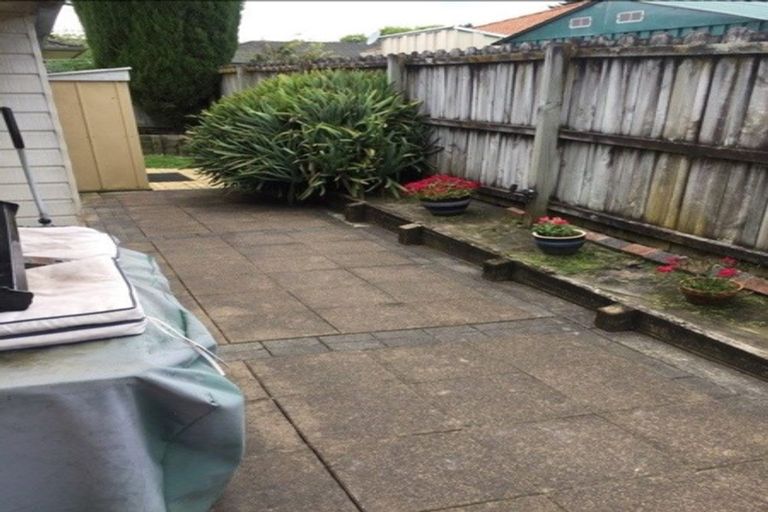 Photo of property in 49 Carisbrook Crescent, Papakura, 2110