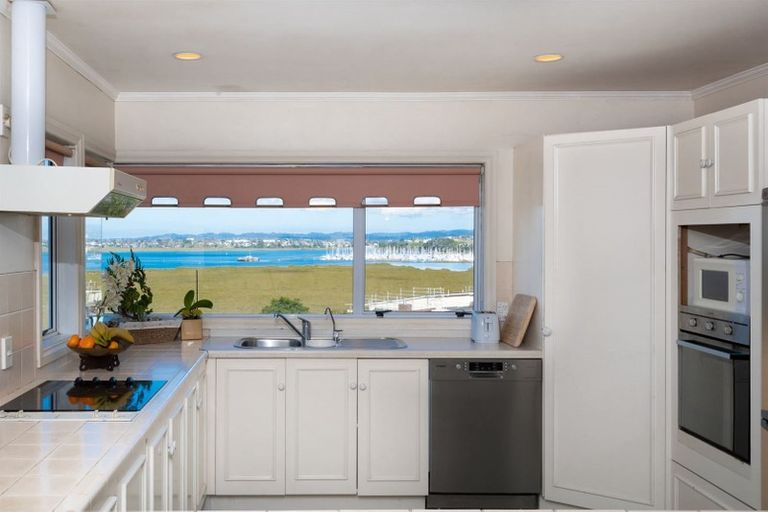 Photo of property in 2/12 Bannings Way, Hobsonville, Auckland, 0618