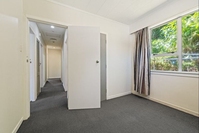 Photo of property in 81 Awanui Street, Merrilands, New Plymouth, 4312