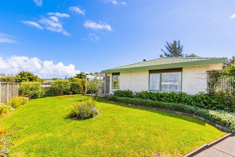 Photo of property in 7 Tobys Way, Waikanae Beach, Waikanae, 5036