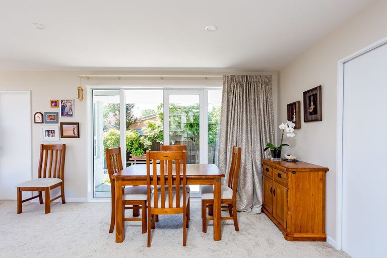 Photo of property in 35 Delph Street, Avonhead, Christchurch, 8042