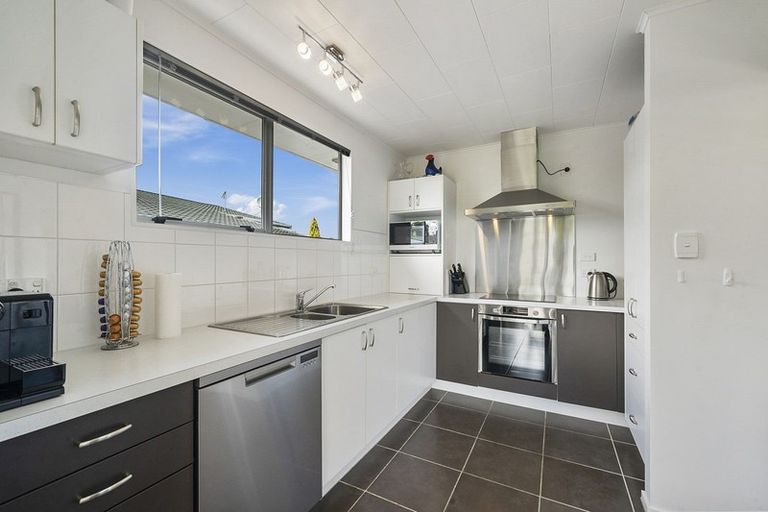 Photo of property in 55 Eatwell Avenue, Paraparaumu Beach, Paraparaumu, 5032