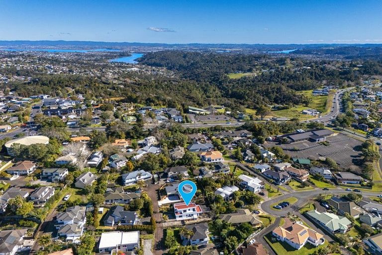 Photo of property in 29 Tenbless Court, Unsworth Heights, Auckland, 0632