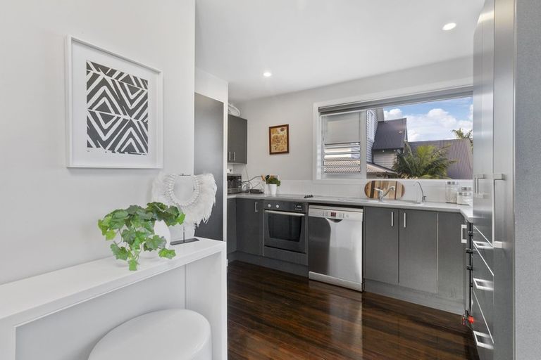 Photo of property in 1/2a Earnoch Avenue, Takapuna, Auckland, 0622