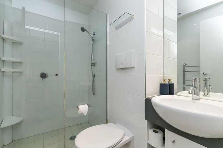 Photo of property in Sanctum Apartment, 10 Ebor Street, Te Aro, Wellington, 6011