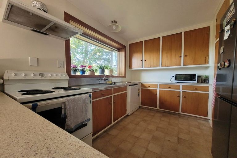 Photo of property in 10 Reeves Road, Opawa, Christchurch, 8023