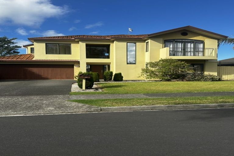 Photo of property in 49 Lilybank Crescent, East Tamaki, Auckland, 2013