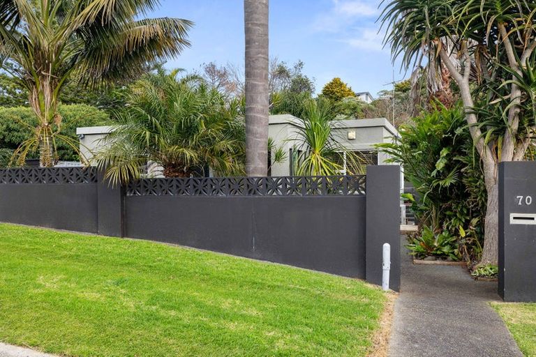 Photo of property in 70 Seaview Road, Marfell, New Plymouth, 4310