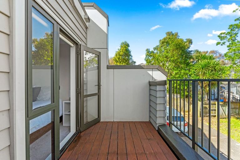 Photo of property in 8/36 John Jennings Drive, Oteha, Auckland, 0632