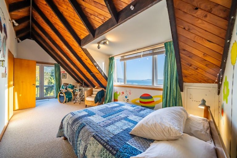 Photo of property in 28 Ngaumatau Road, Point Howard, Lower Hutt, 5013