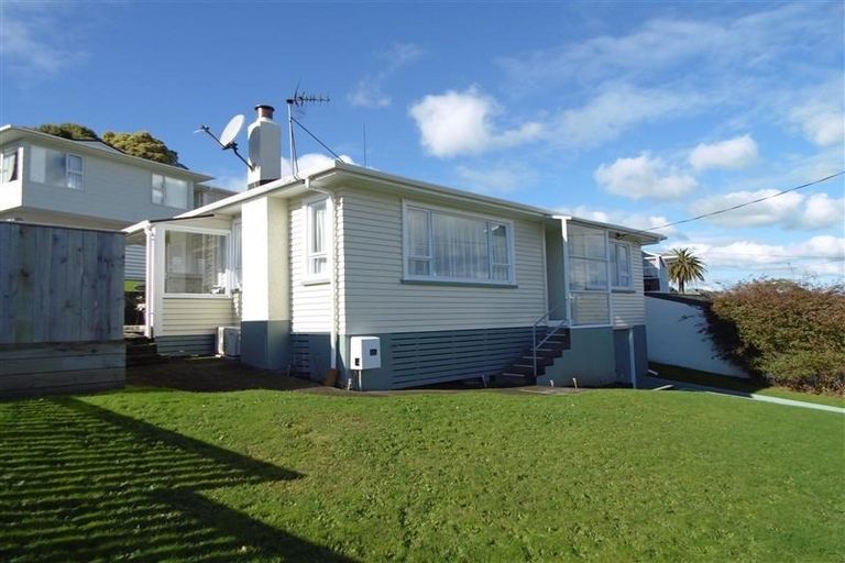 Photo of property in 7 Stuart Place, Blagdon, New Plymouth, 4310