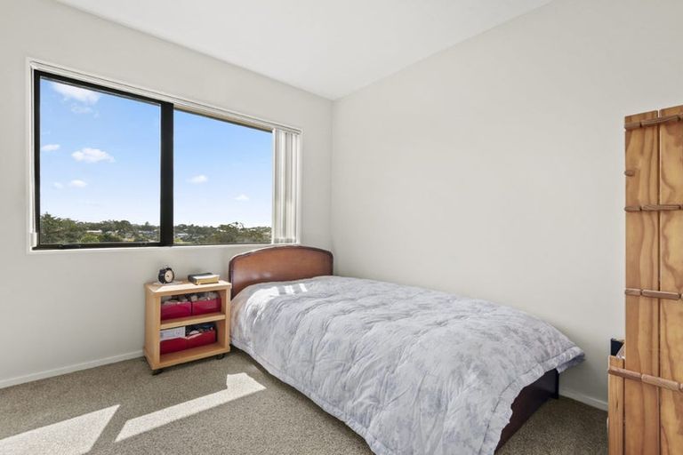 Photo of property in 181 Carlisle Road, Northcross, Auckland, 0632