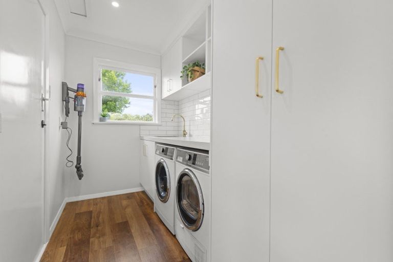 Photo of property in 11 Athlone Place, Hokowhitu, Palmerston North, 4410