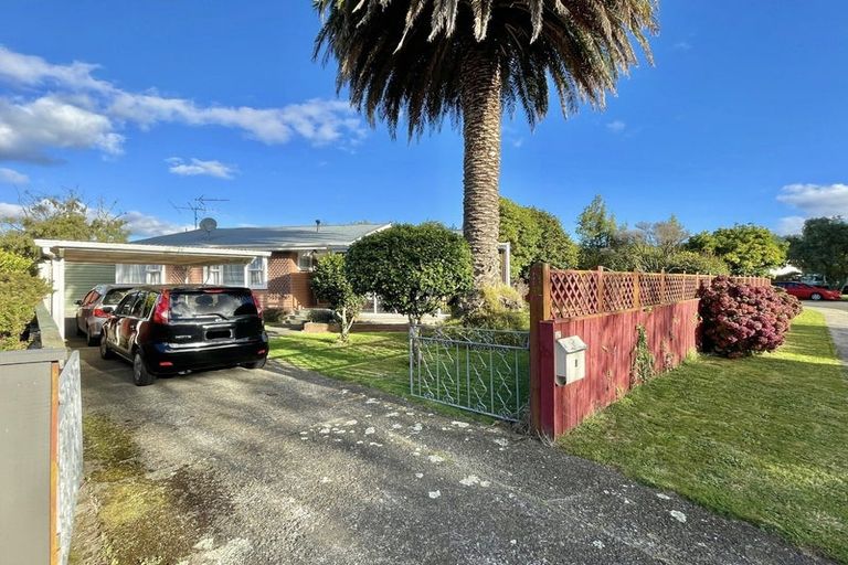 Photo of property in 2 Matuku Street, Heretaunga, Upper Hutt, 5018
