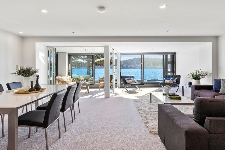 Photo of property in 318 Oriental Parade, Oriental Bay, Wellington, 6011