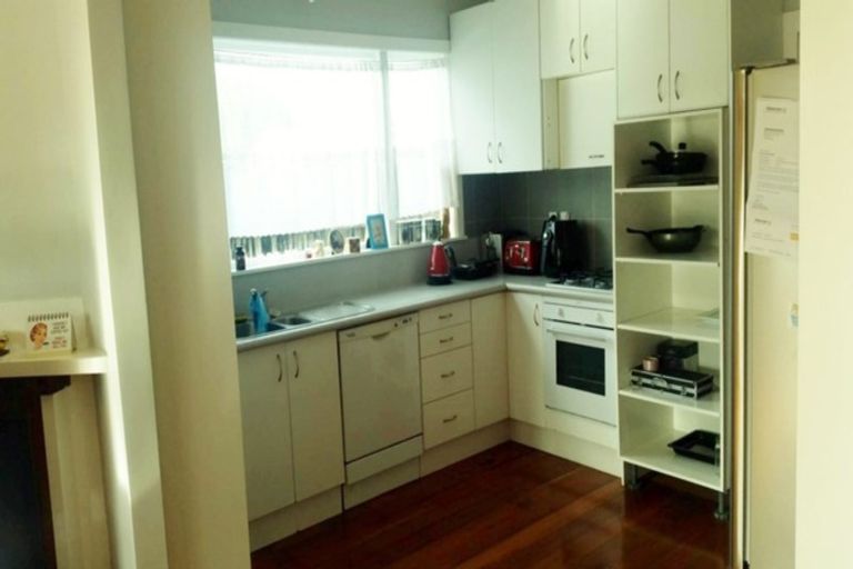 Photo of property in 4050 Great North Road, Glen Eden, Auckland, 0602