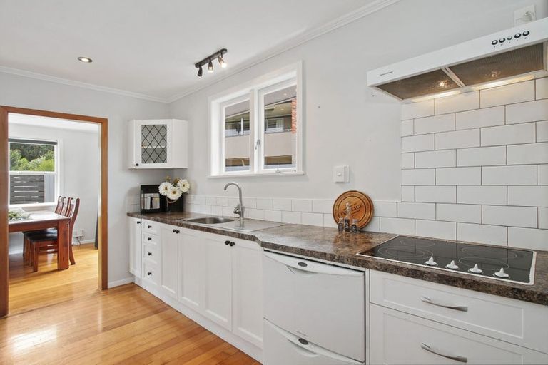 Photo of property in 15 Red Hill Road, Red Hill, Papakura, 2110