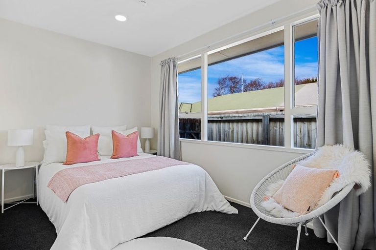 Photo of property in 2/18 Inwoods Road, Parklands, Christchurch, 8083
