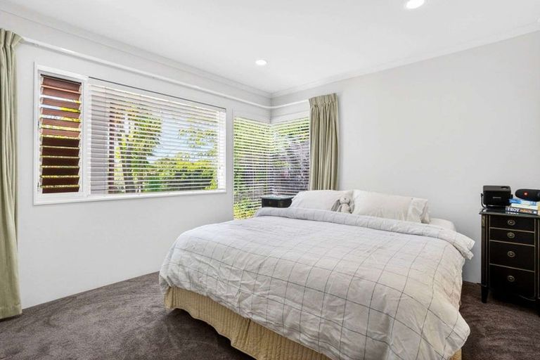 Photo of property in 8a Tipau Street, Torbay, Auckland, 0630