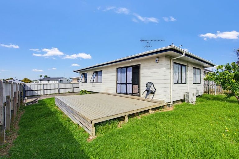 Photo of property in 2/31 Solveig Place, Randwick Park, Auckland, 2105