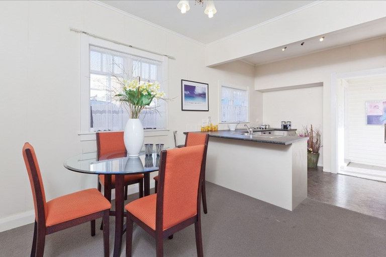 Photo of property in 12 Nikau Street, New Lynn, Auckland, 0600