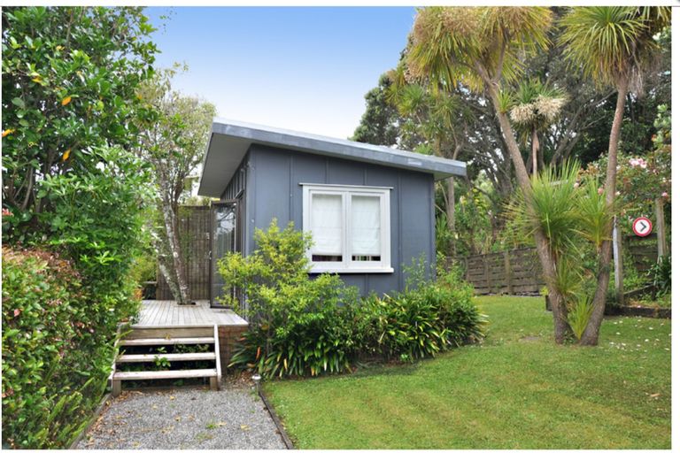 Photo of property in 22 Kendale Drive, Leigh, 0985