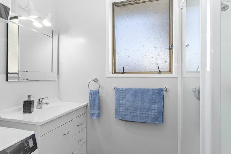 Photo of property in 2/50 Kowhai Avenue, Ebdentown, Upper Hutt, 5018