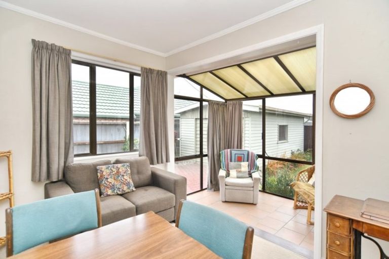 Photo of property in 72 Racecourse Road, Sockburn, Christchurch, 8042