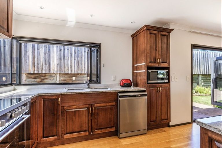 Photo of property in 45 Arrowsmith Avenue, Waipahihi, Taupo, 3330