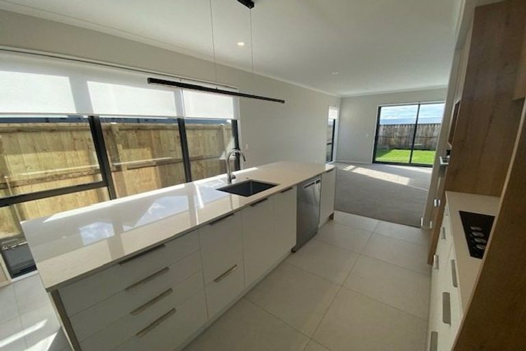 Photo of property in 120 Symes Drive, Red Beach, 0932