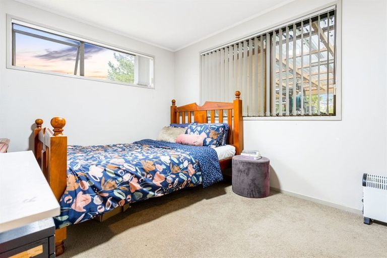 Photo of property in 154 Solar Road, Glen Eden, Auckland, 0602