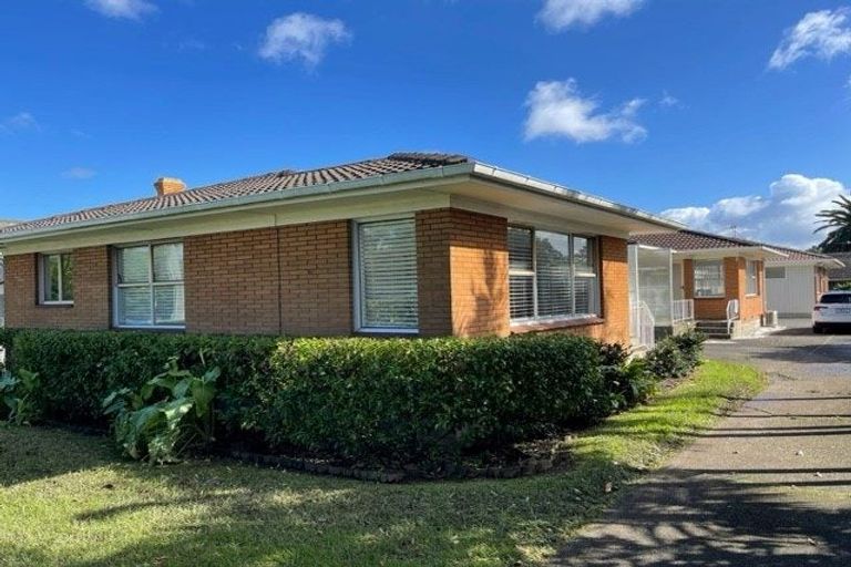 Photo of property in 1/39 Eversleigh Road, Belmont, Auckland, 0622