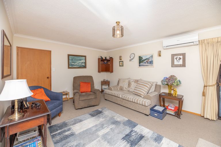 Photo of property in 2/9a Kingham Place, Avonhead, Christchurch, 8042