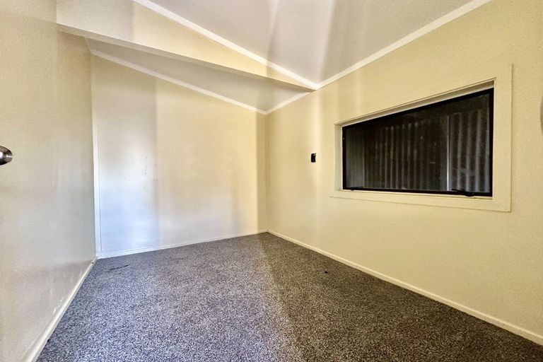 Photo of property in 13 Carbery Place, Manurewa, Auckland, 2102