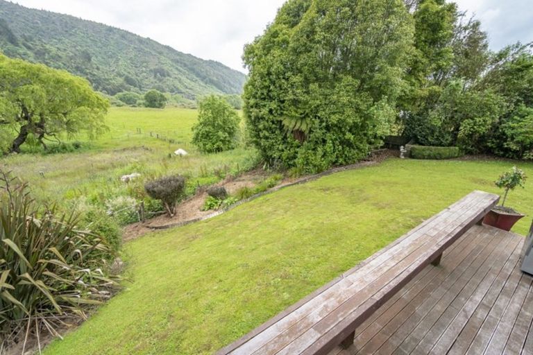 Photo of property in 196 Fairfax Street, Murchison, 7007