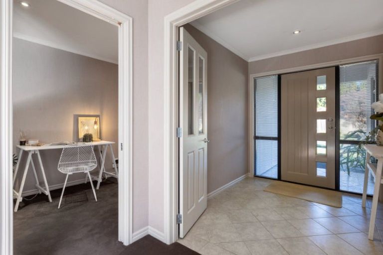 Photo of property in 17 Edwin Grove, Bethlehem, Tauranga, 3110