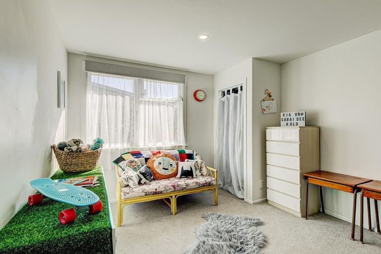 Photo of property in 126 Castor Crescent, Cannons Creek, Porirua, 5024